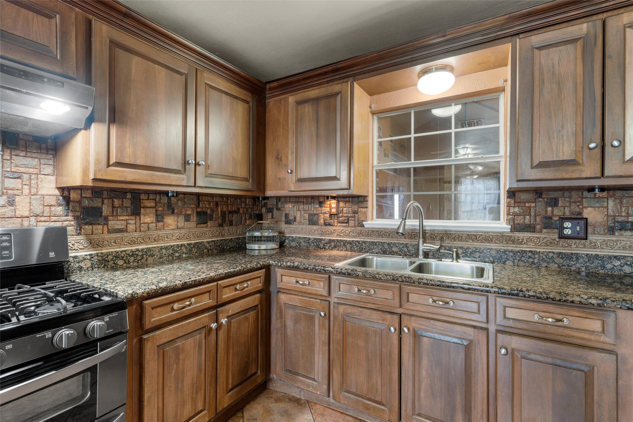 3433 W Tours Road West TX 76691