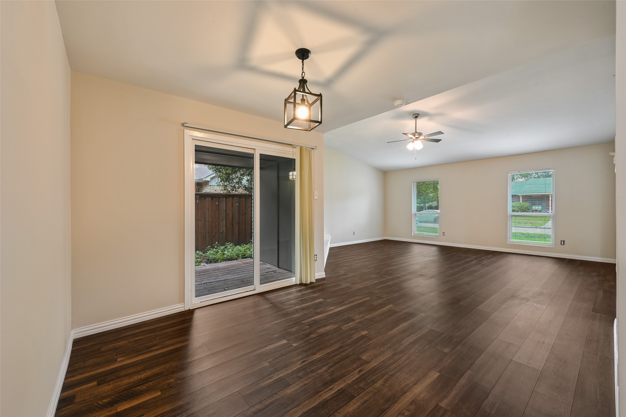 7318 Emory Oak Lane Dallas TX 75249