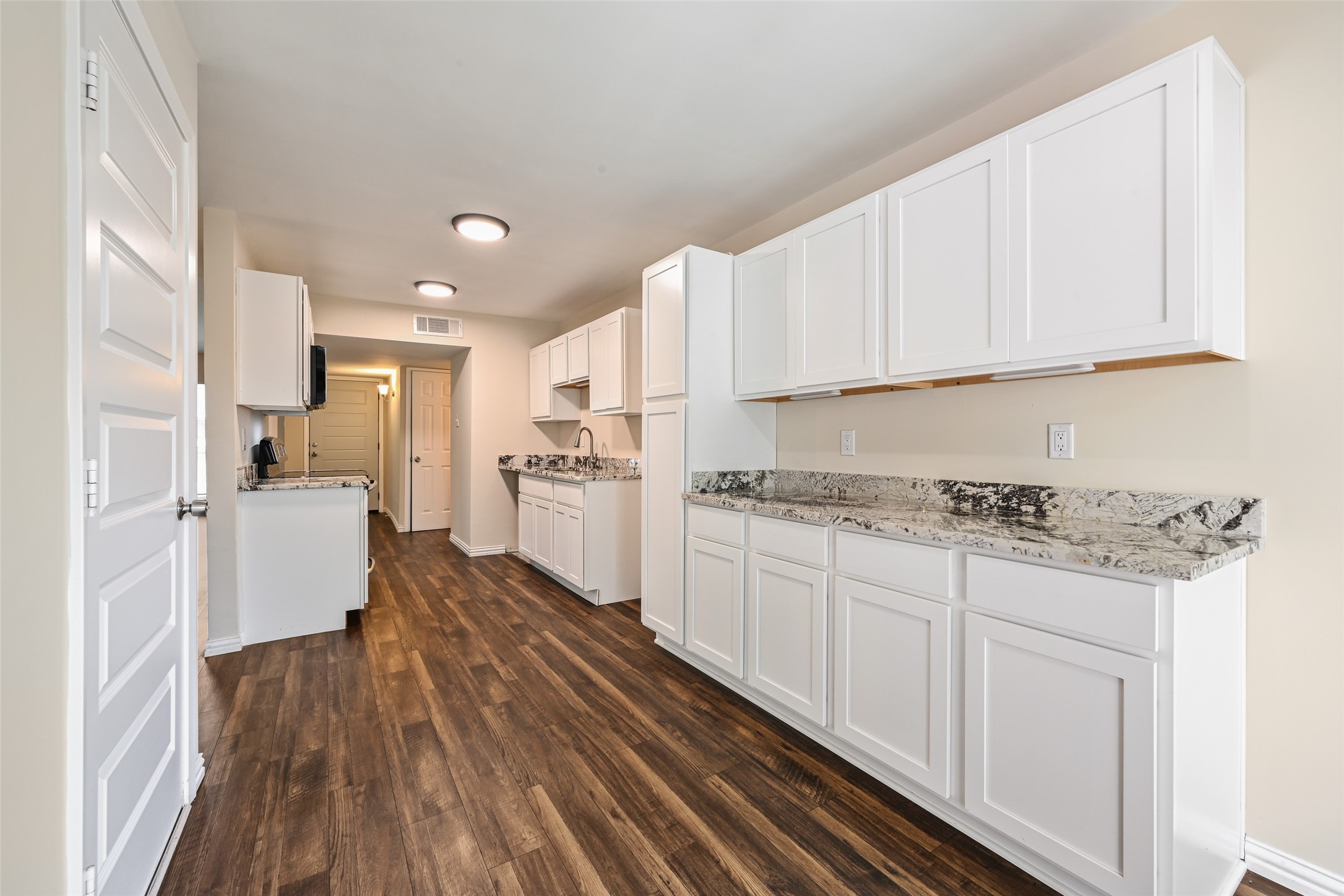 7318 Emory Oak Lane Dallas TX 75249