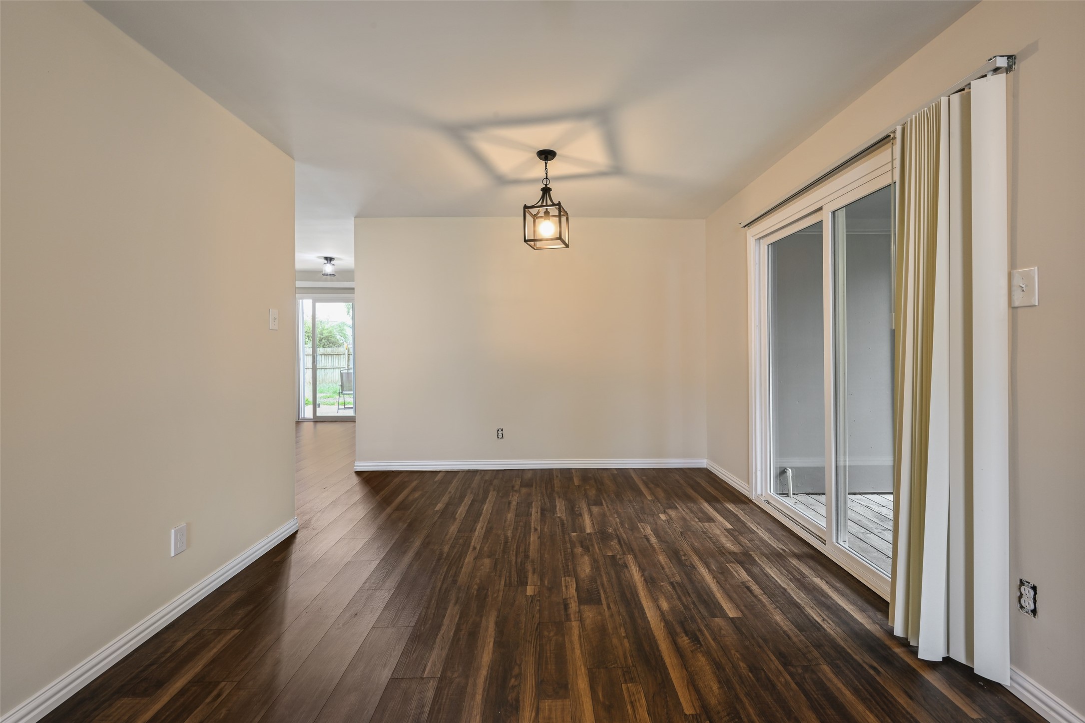 7318 Emory Oak Lane Dallas TX 75249