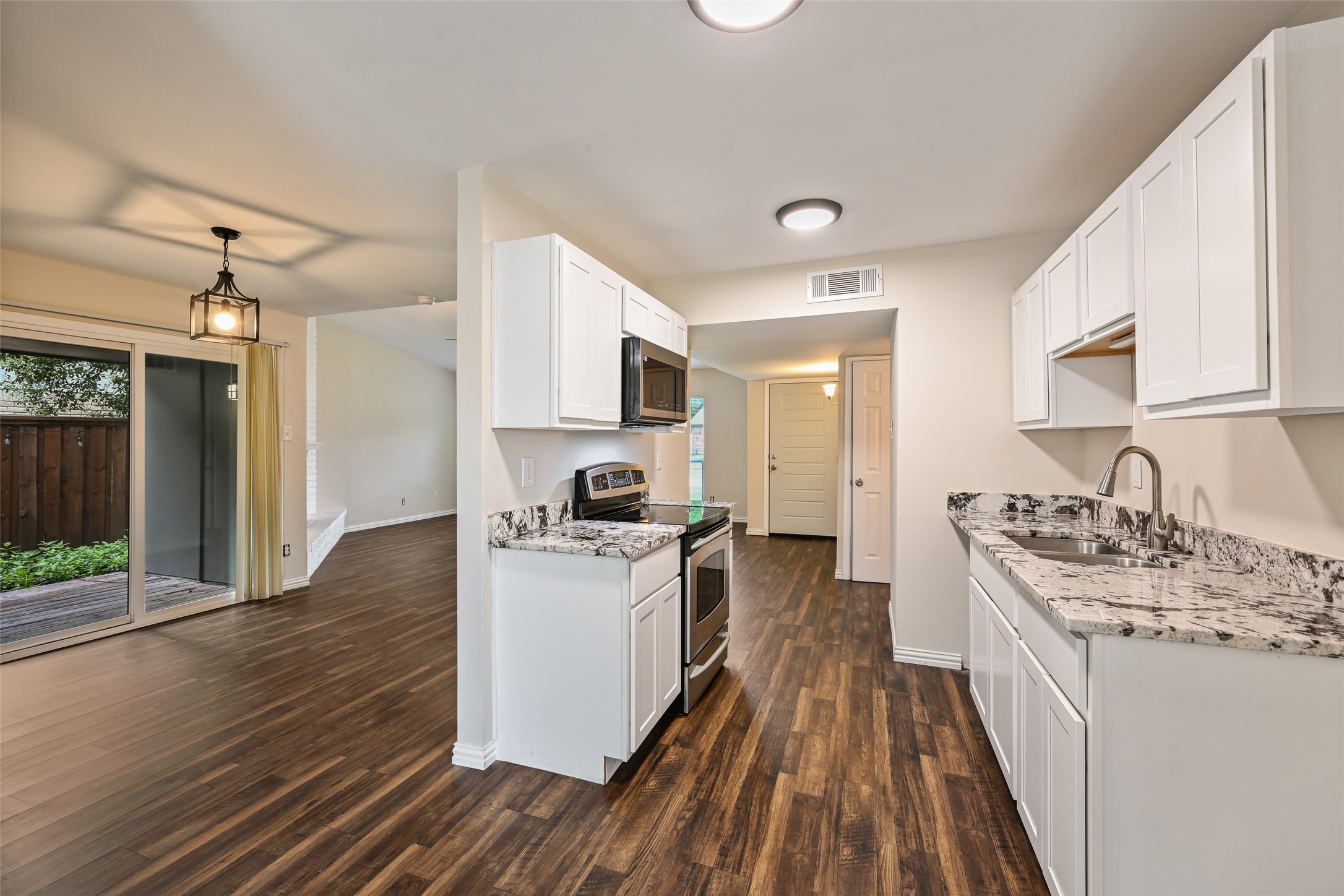 7318 Emory Oak Lane Dallas TX 75249