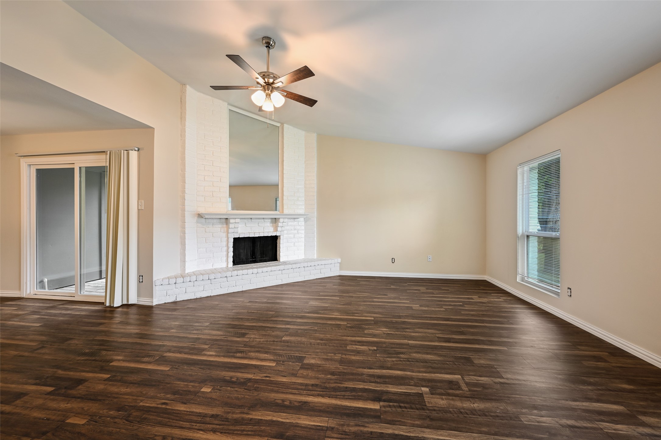 7318 Emory Oak Lane Dallas TX 75249