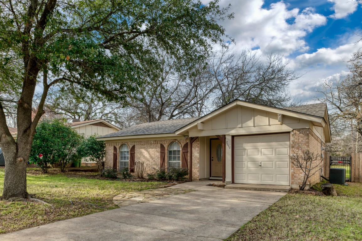 7117 Crabtree Lane North Richland Hills TX 76182