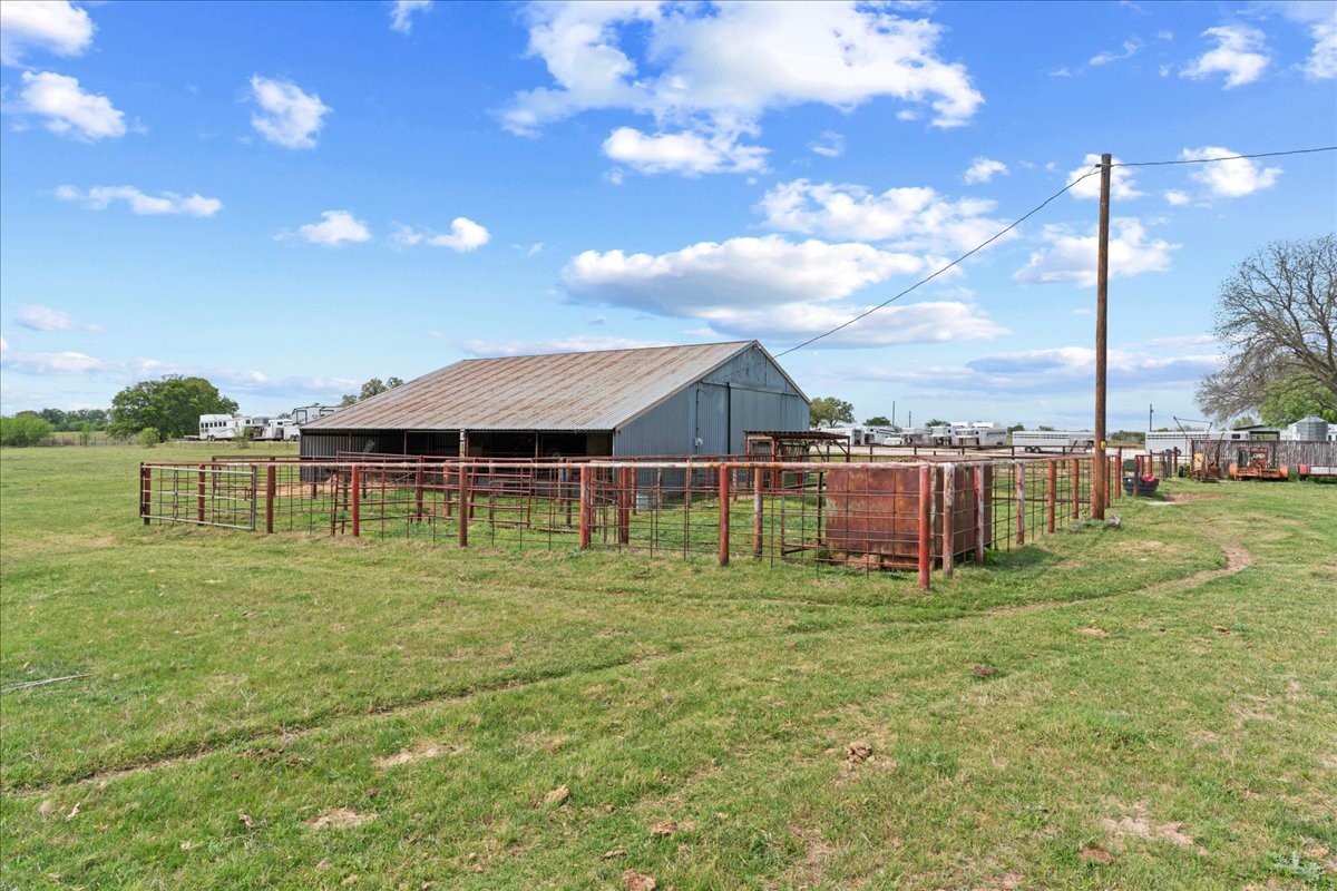806 Dennis Road Weatherford TX 76087