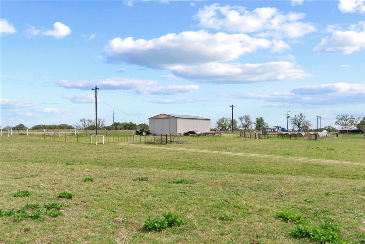 806 Dennis Road Weatherford TX 76087