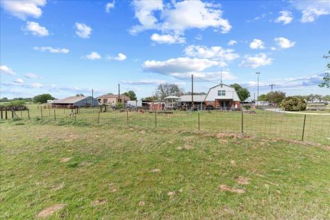806 Dennis Road Weatherford TX 76087