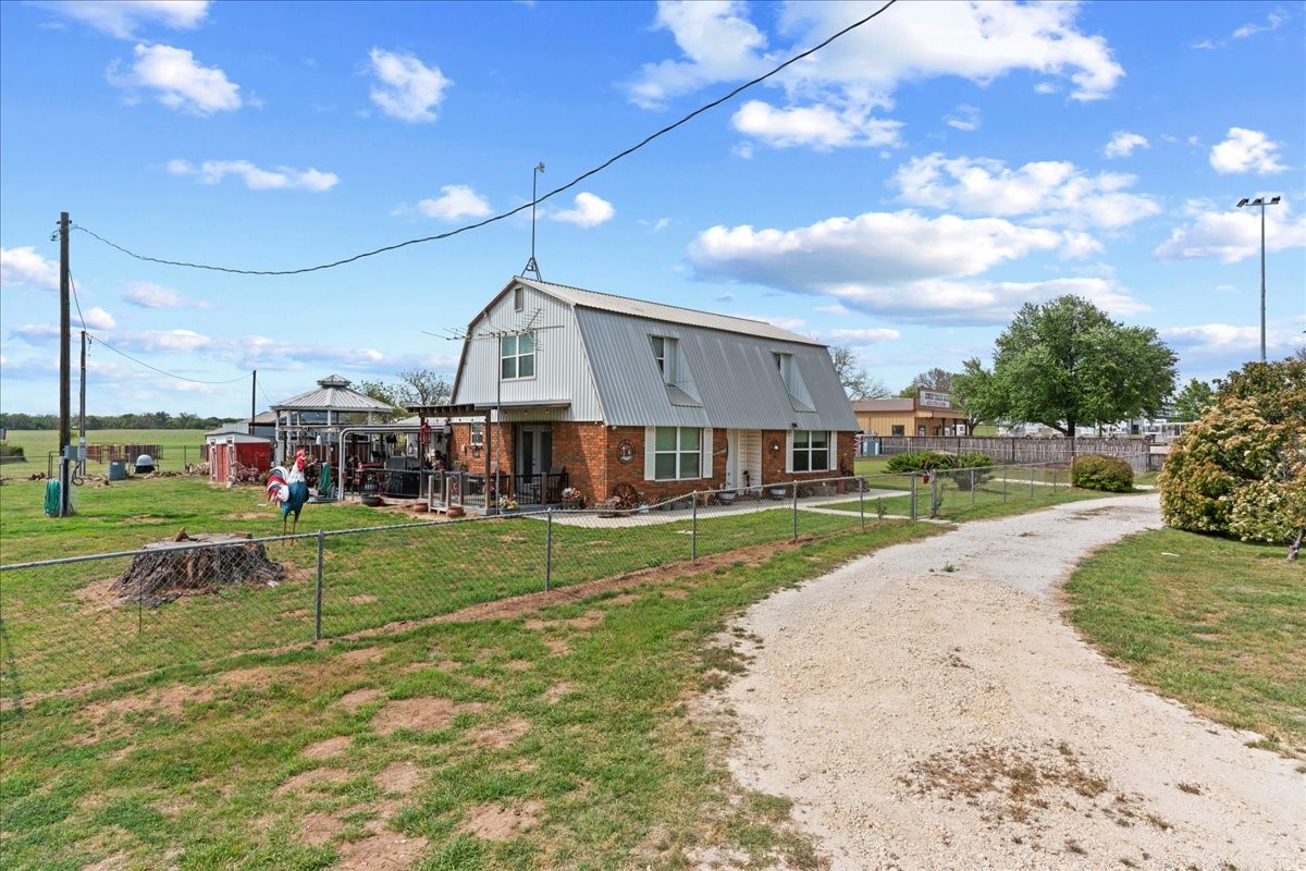 806 Dennis Road Weatherford TX 76087