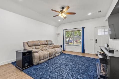 1031 W Gandy Street Denison TX 75020