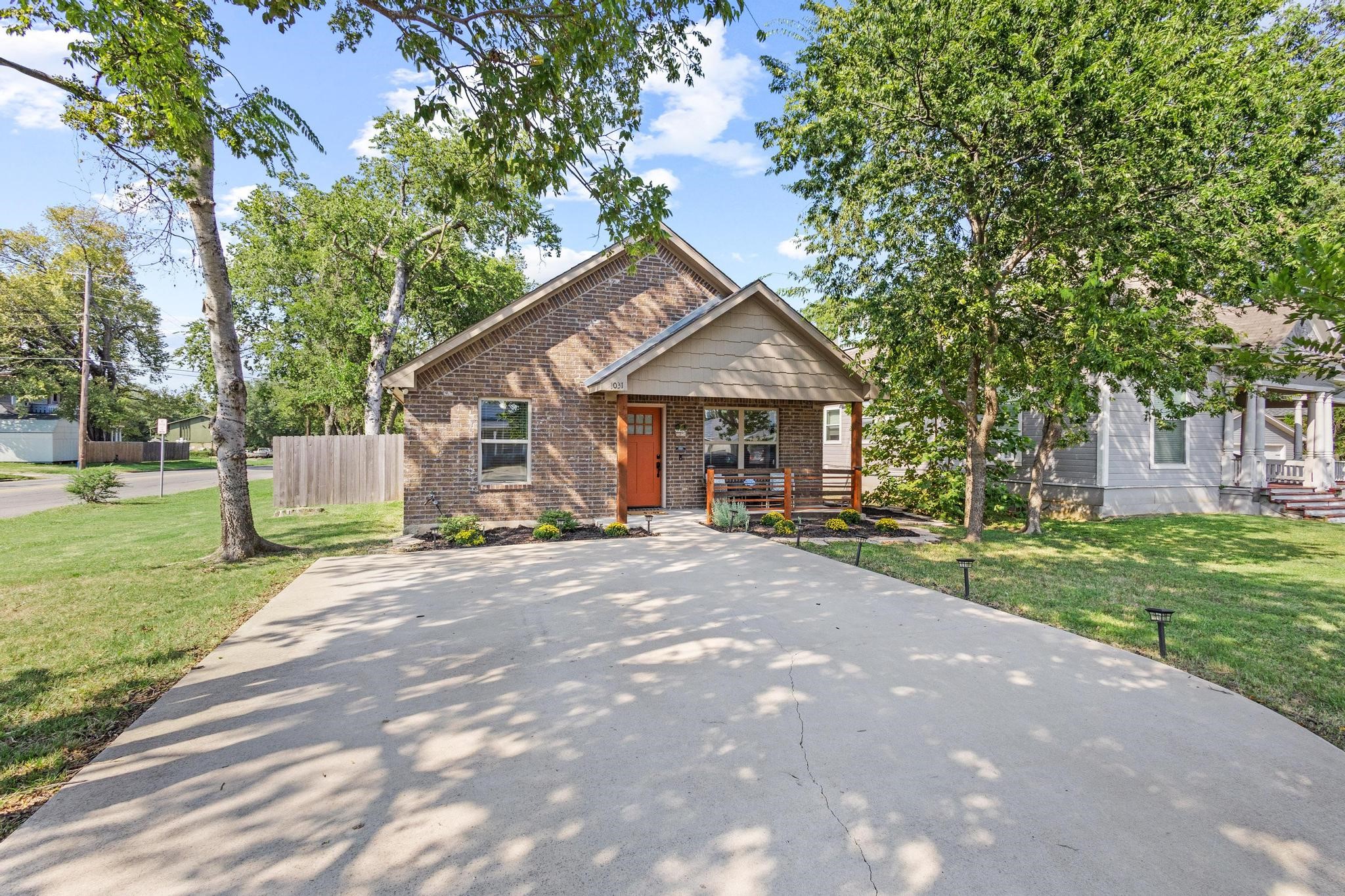 1031 W Gandy Street Denison TX 75020