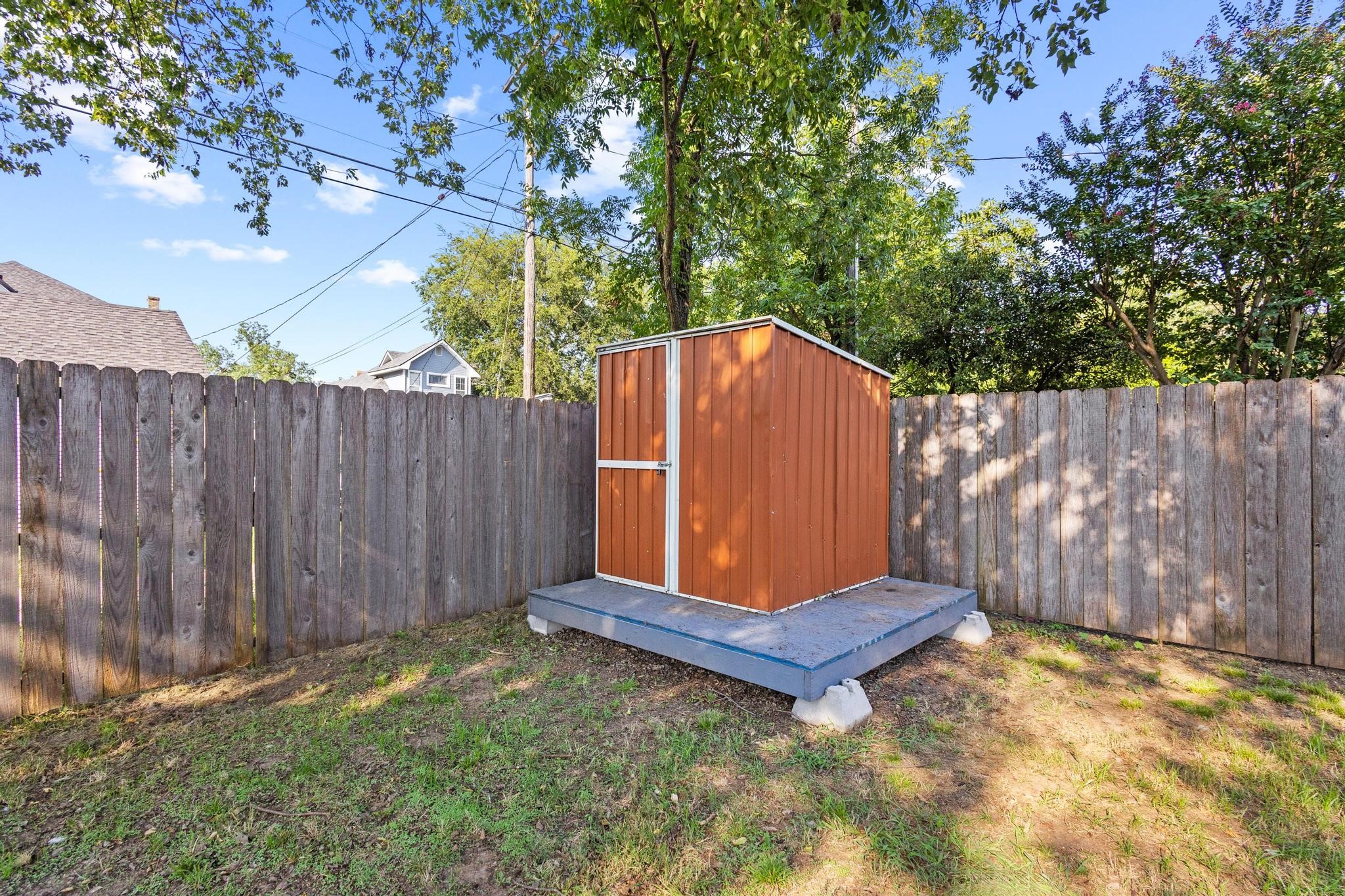 1031 W Gandy Street Denison TX 75020
