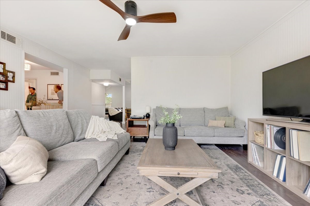 2538 Via Avenida Carrollton TX 75006