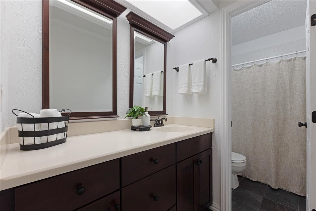 2538 Via Avenida Carrollton TX 75006