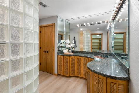 692 Private Road 5937 Emory TX 75440