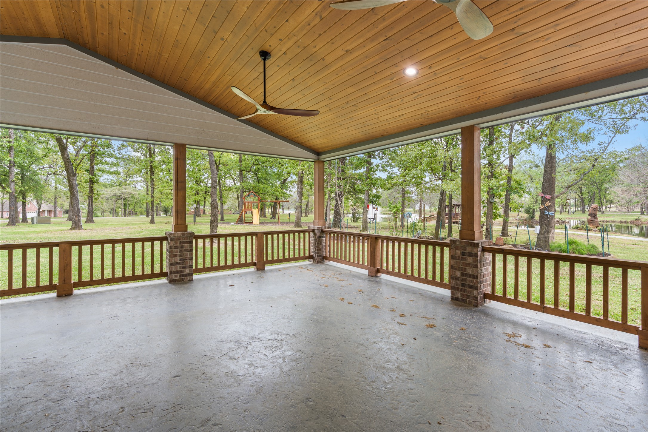692 Private Road 5937 Emory TX 75440