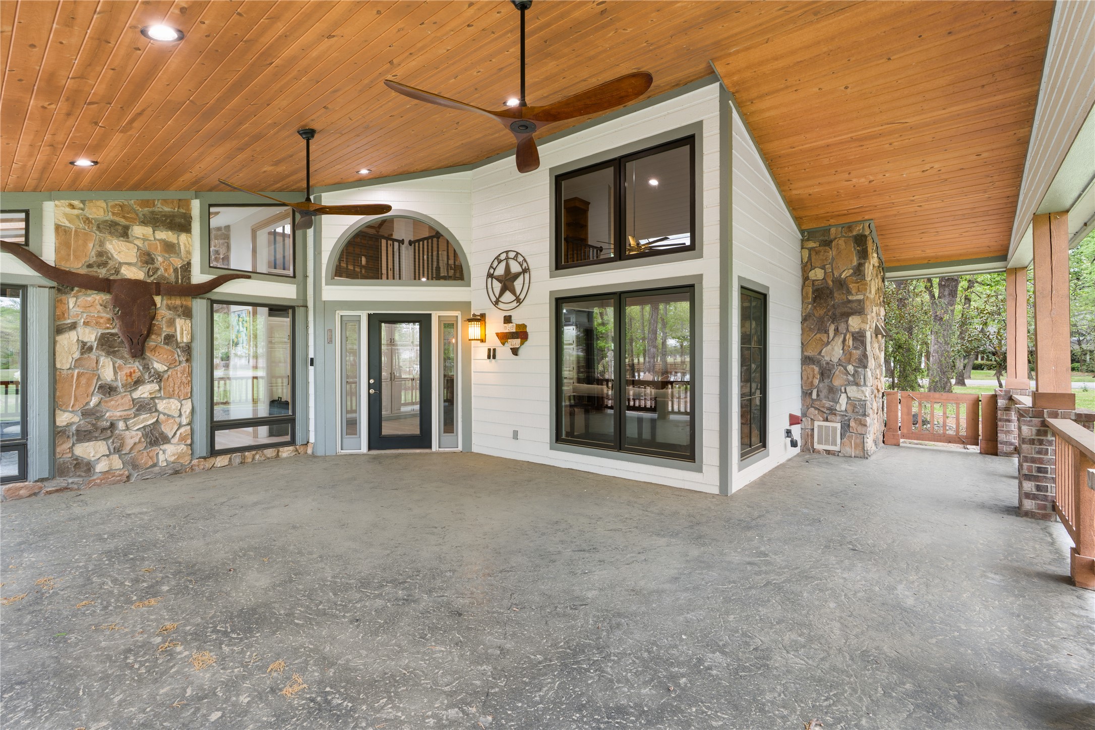 692 Private Road 5937 Emory TX 75440