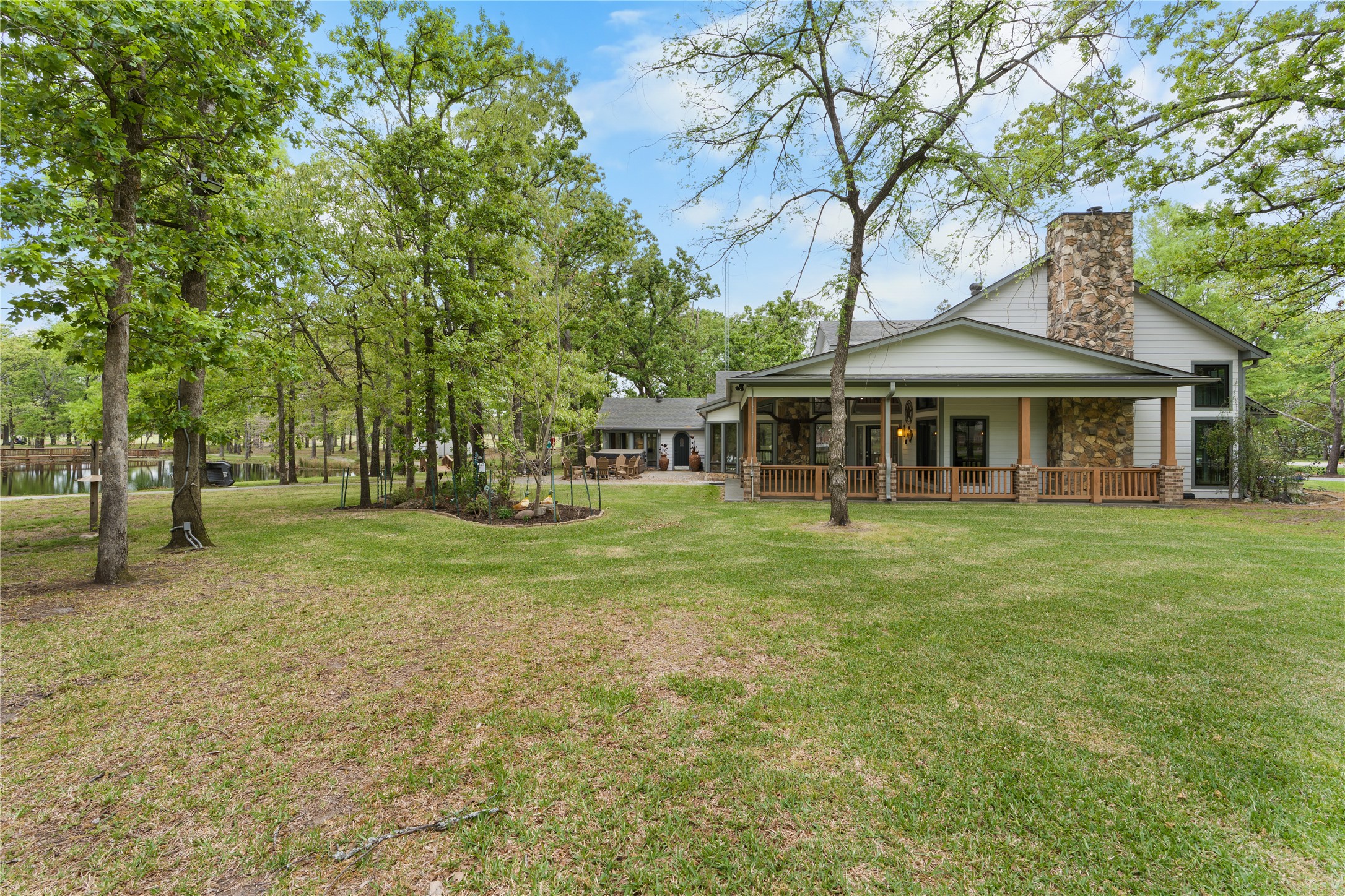 692 Private Road 5937 Emory TX 75440