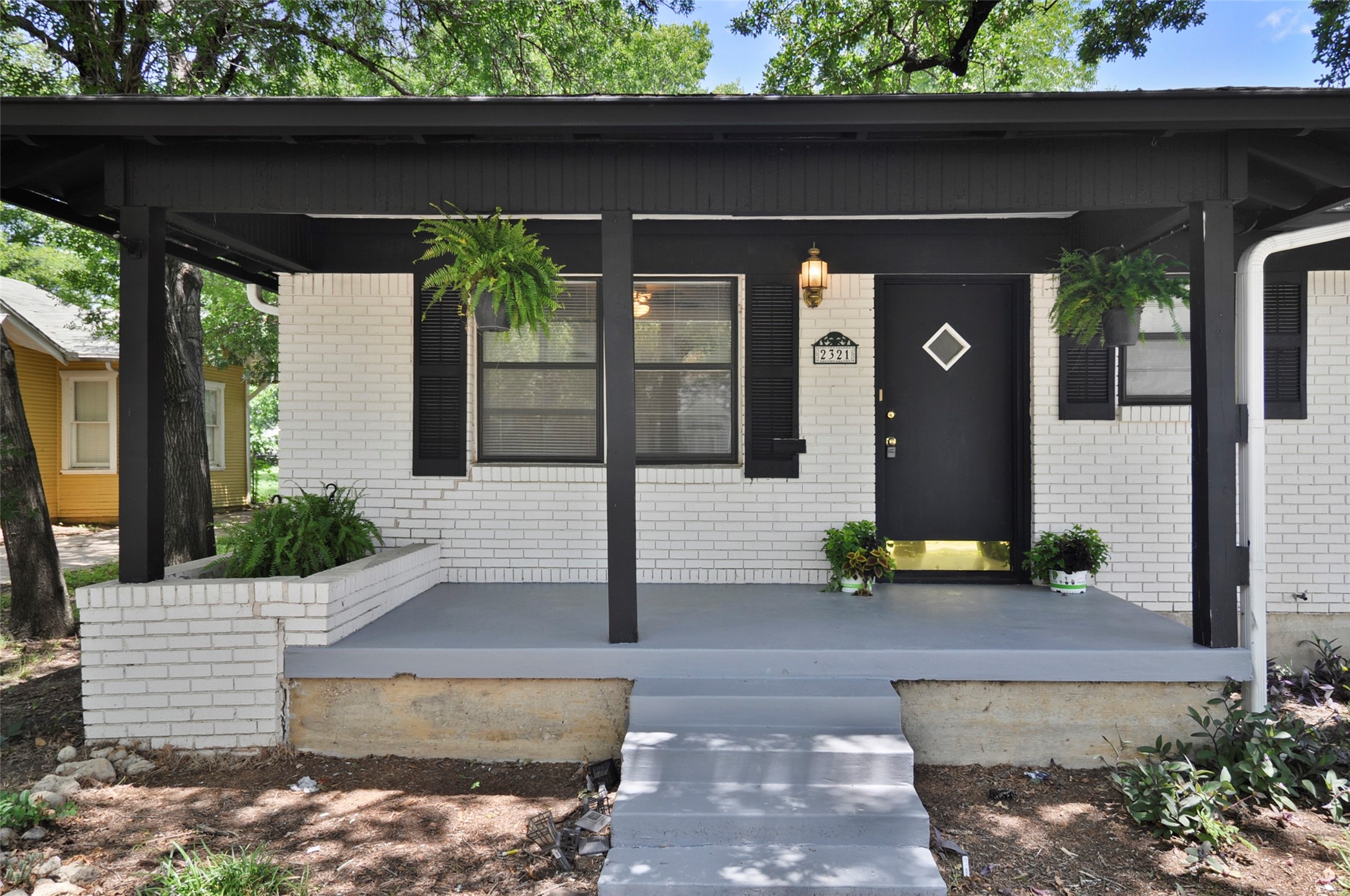 2321 Honeysuckle Avenue Fort Worth TX 76111