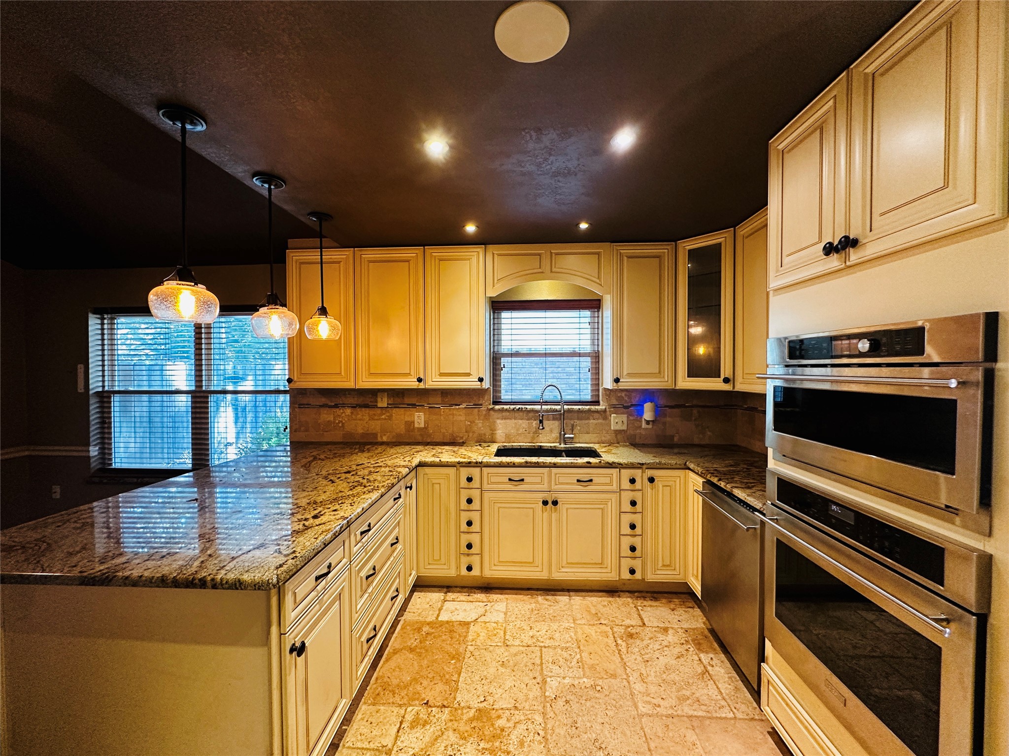 2511 Tanglewood Drive Grapevine TX 76051