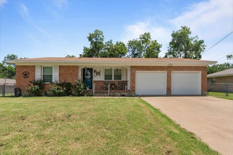 107 Woodard Avenue Cleburne TX 76033