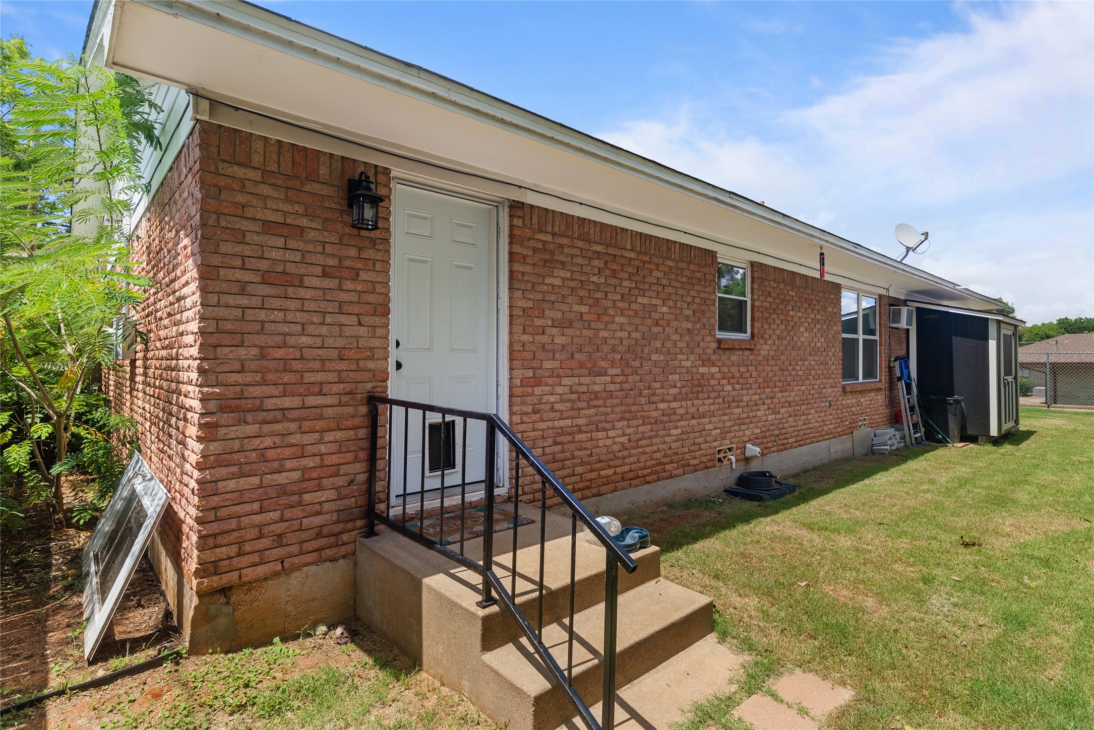 107 Woodard Avenue Cleburne TX 76033