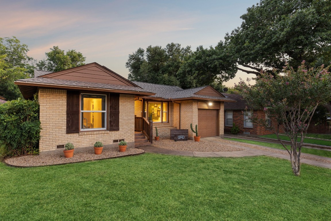 2018 Berkley Avenue Dallas TX 75224