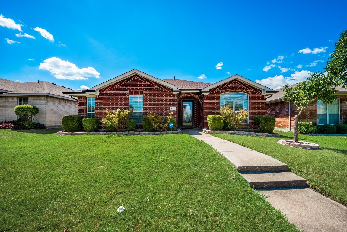 817 Horseshoe Court Desoto TX 75115