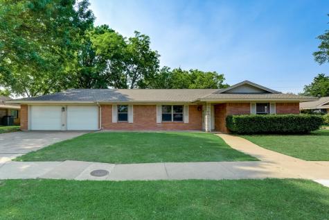 1414 Sundale Street Ennis TX 75119