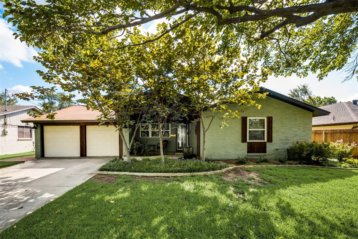 804 Livingston Drive Hurst TX 76053