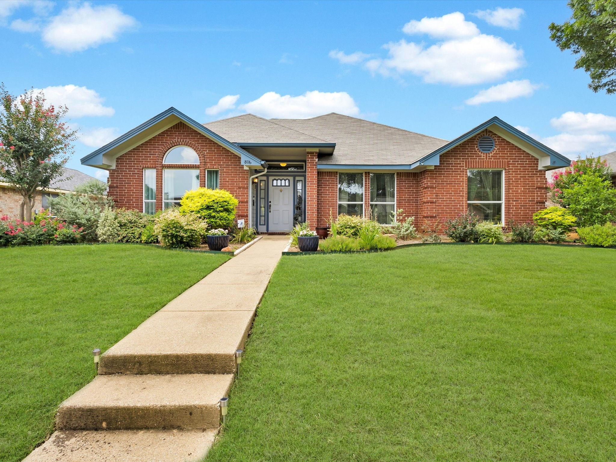 806 Red Oak Drive Lewisville TX 75067