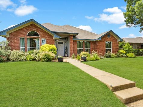 806 Red Oak Drive Lewisville TX 75067