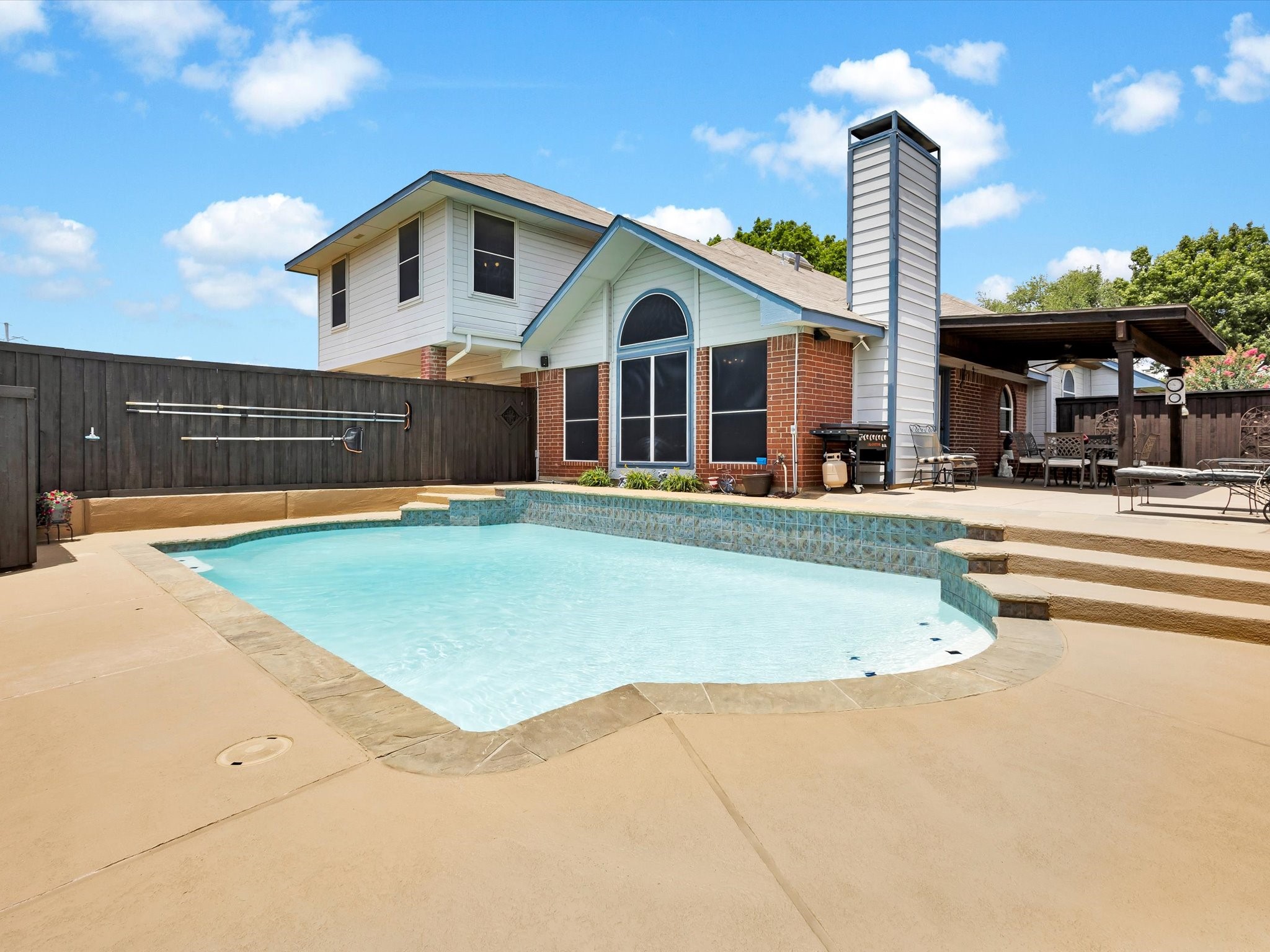 806 Red Oak Drive Lewisville TX 75067