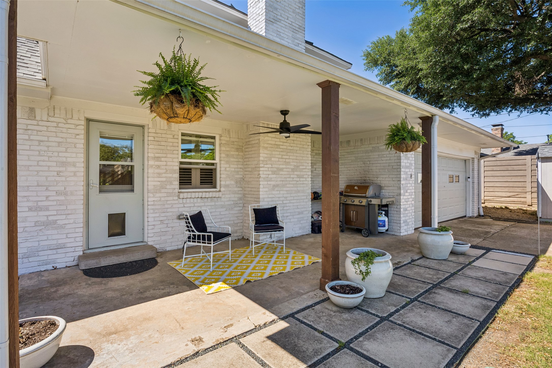 9933 Vistadale Drive Dallas TX 75238