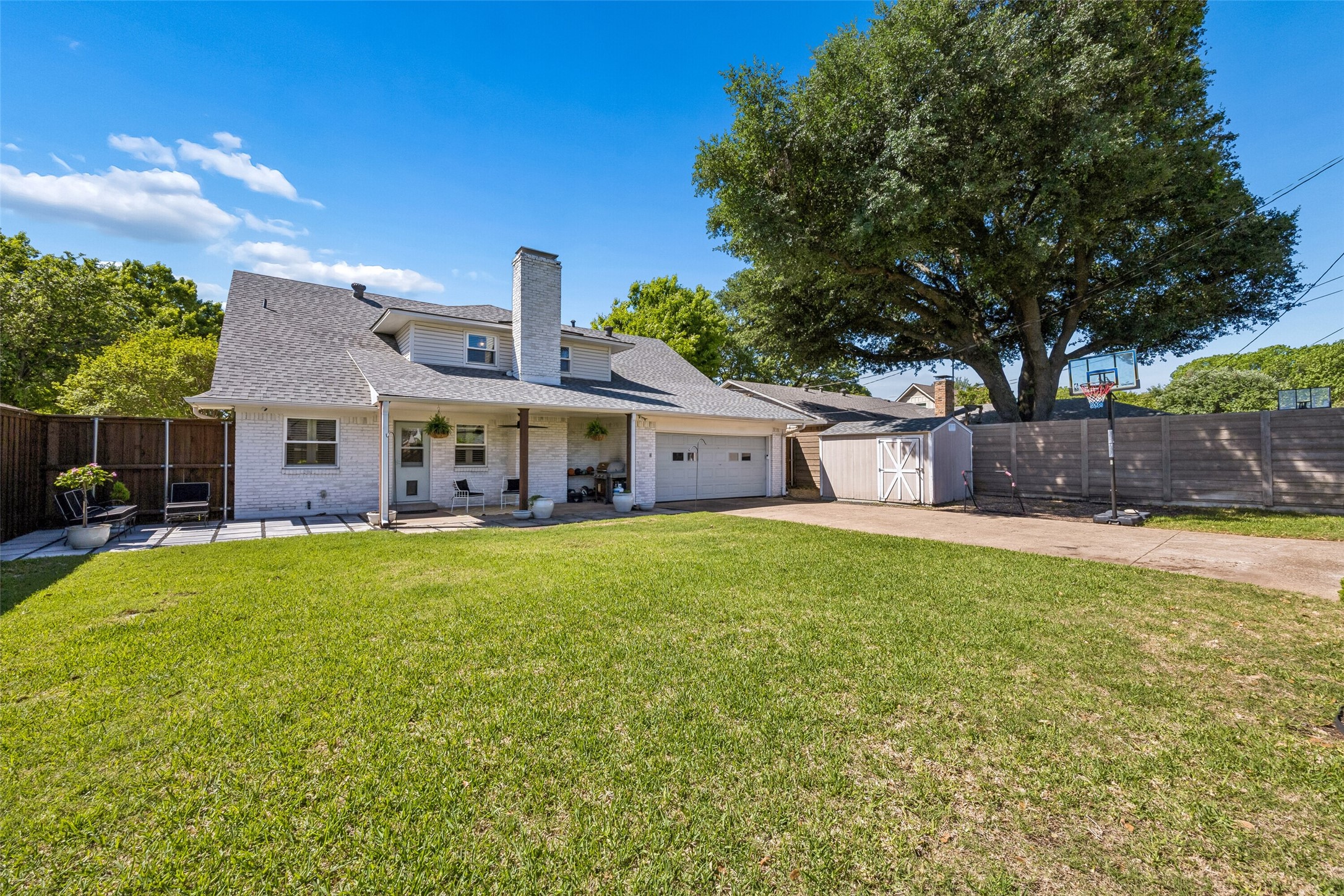 9933 Vistadale Drive Dallas TX 75238