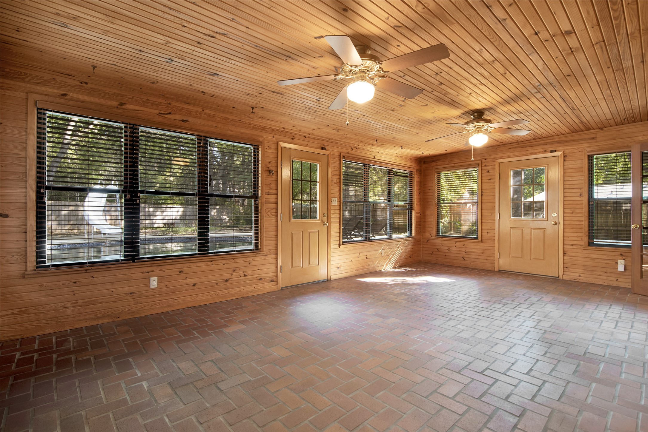 1701 Skyline Sherman TX 75092