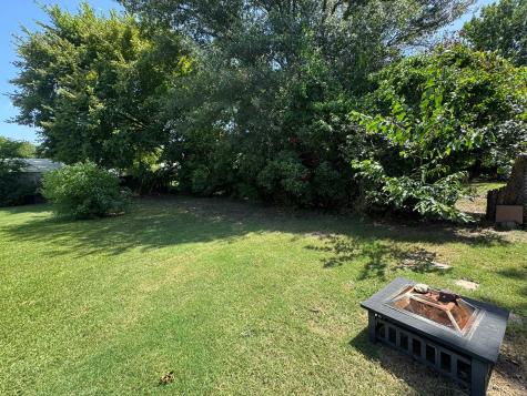 705 E James Street Wills Point TX 75169