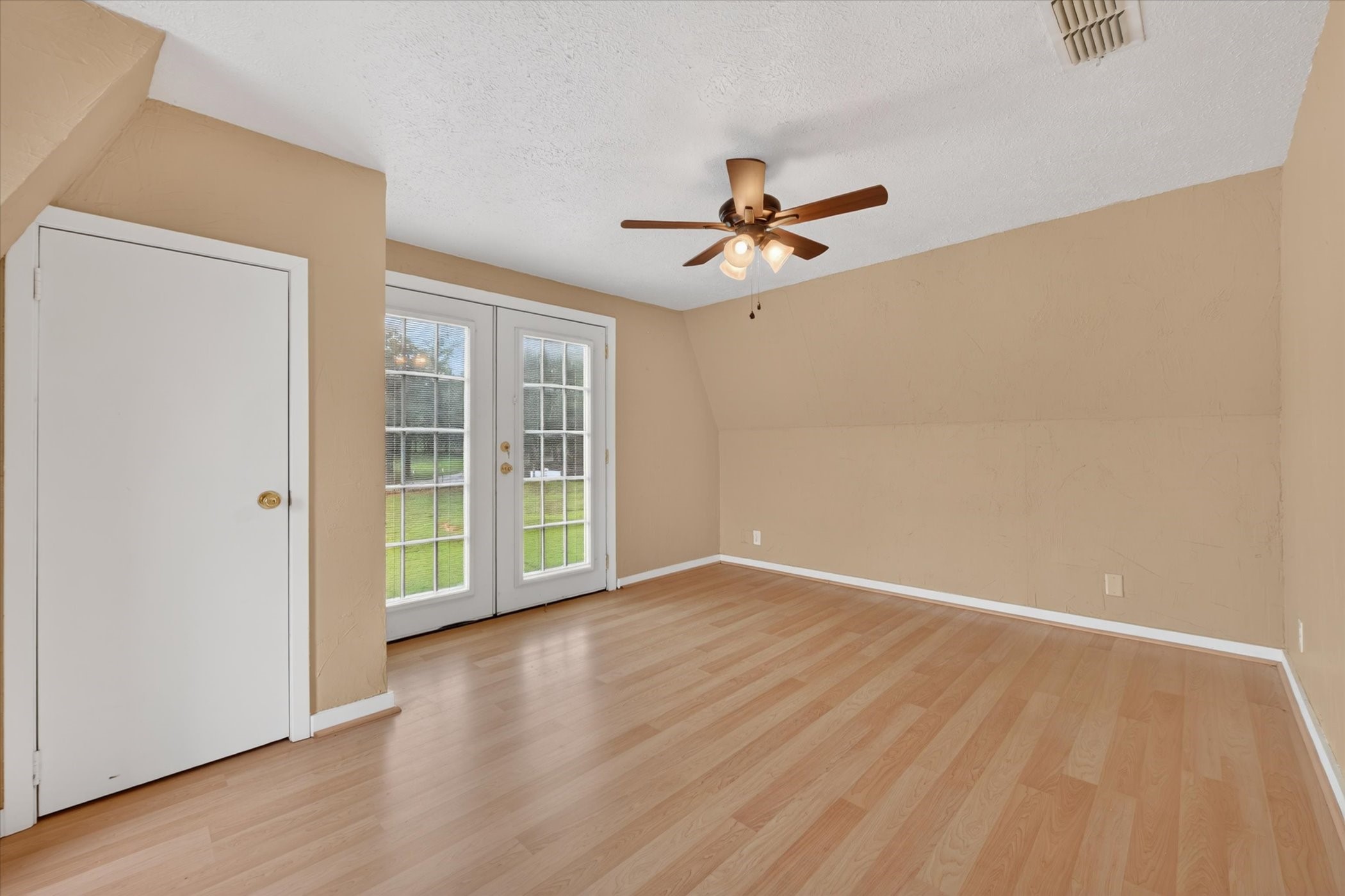 1276 County Road 1480 Alvord TX 76225