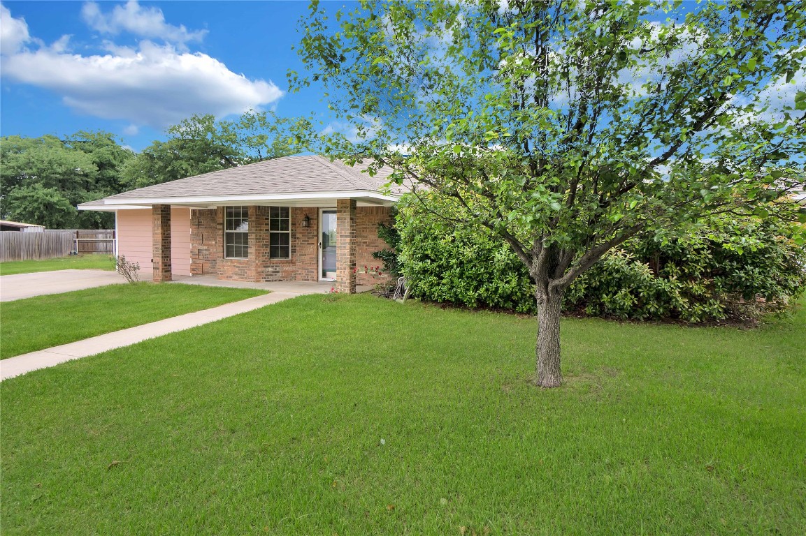 421 Emily Court Collinsville TX 76233
