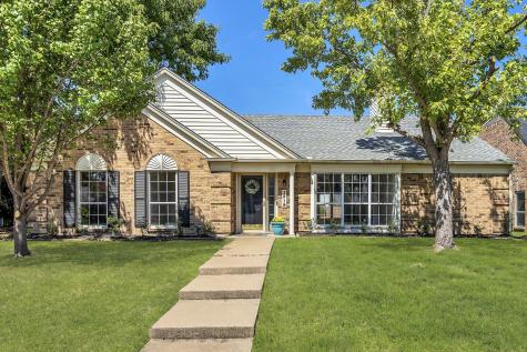 1319 Saddleback Lane Lewisville TX 75067