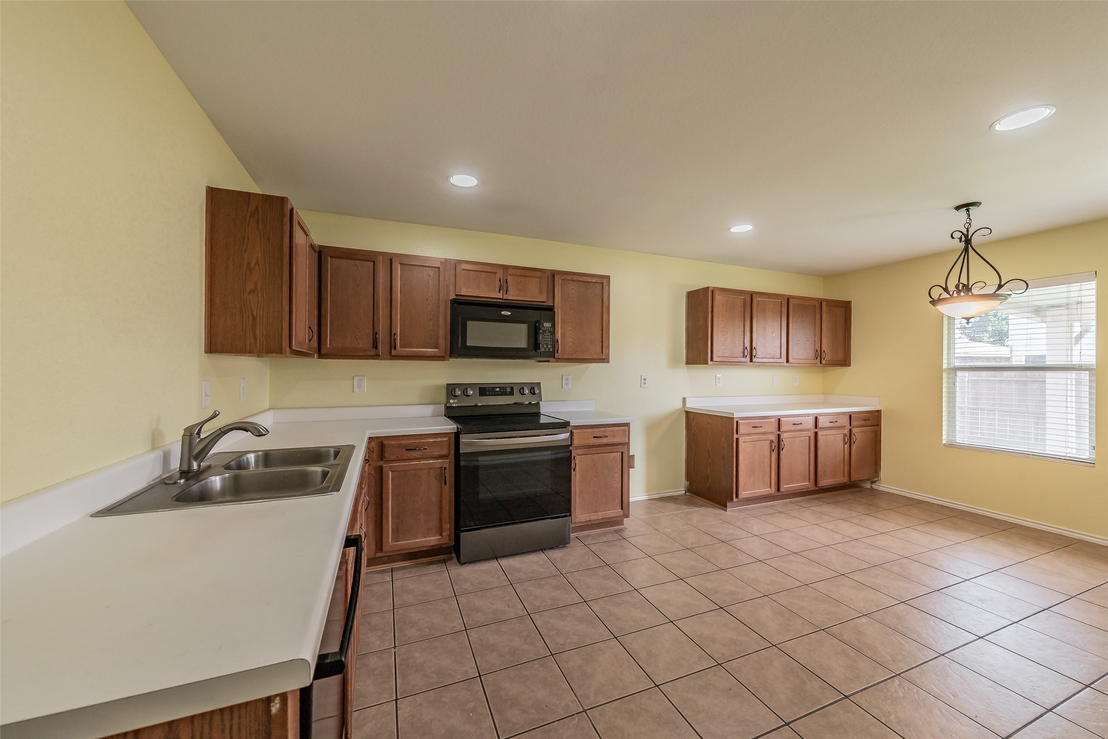 208 Weber River Trail Fort Worth TX 76140