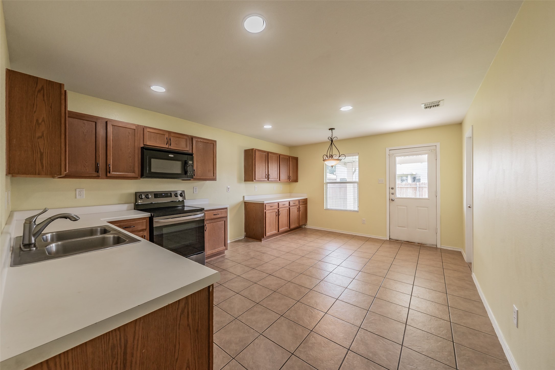 208 Weber River Trail Fort Worth TX 76140