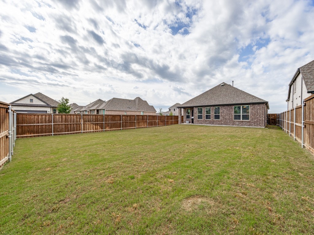 1109 Beach Boulevard Sherman TX 75090