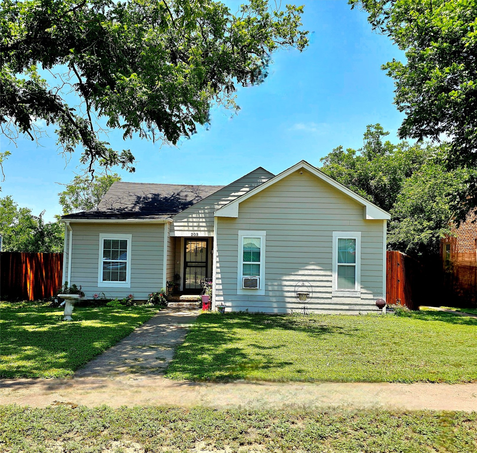 203 Hollywood Street Coleman TX 76834