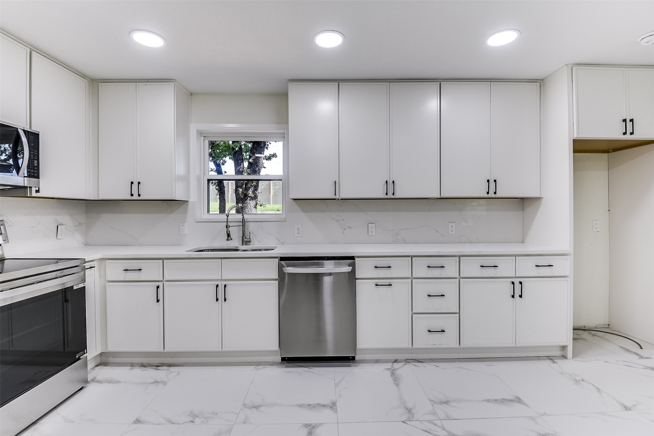 258 Somerset Terrace Bedford TX 76022