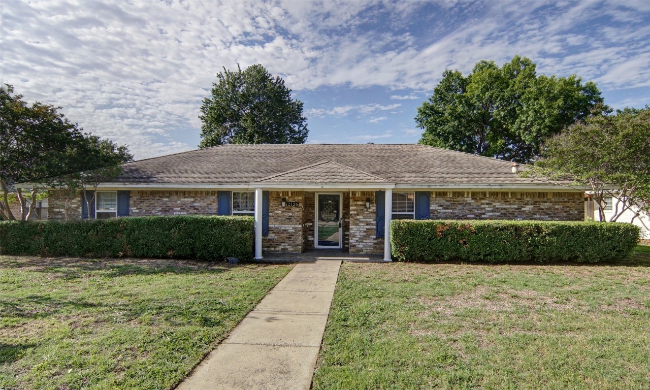 2126 Wellington Drive Grand Prairie TX 75051