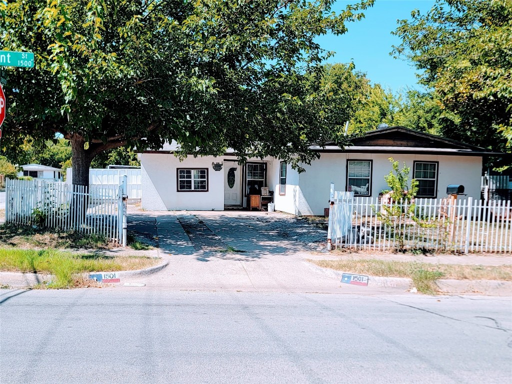 1501 Beaumont Street Fort Worth TX 76106