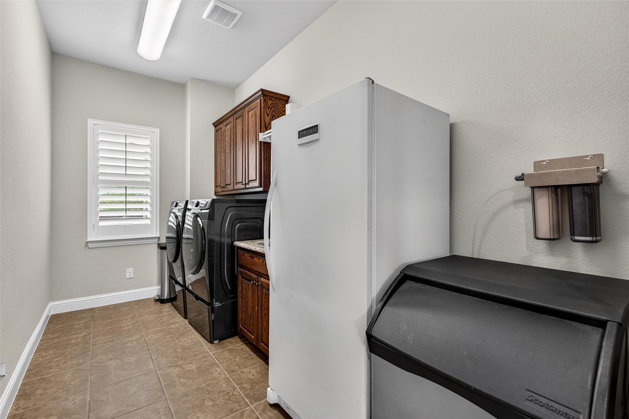 1450 Waterstone Cross Roads TX 76227