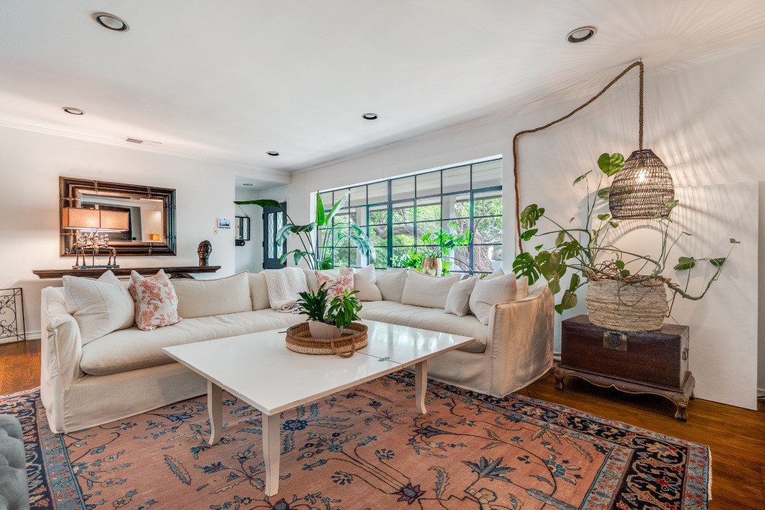 5305 Nakoma Dallas TX 75209