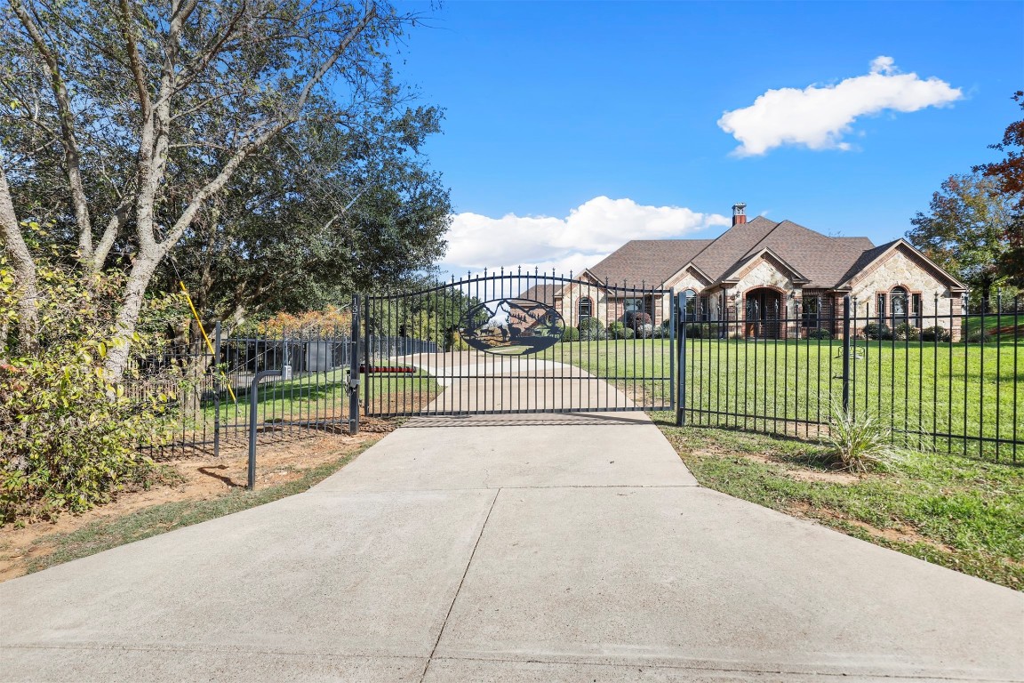 137 Wood Dale Drive Burleson TX 76028