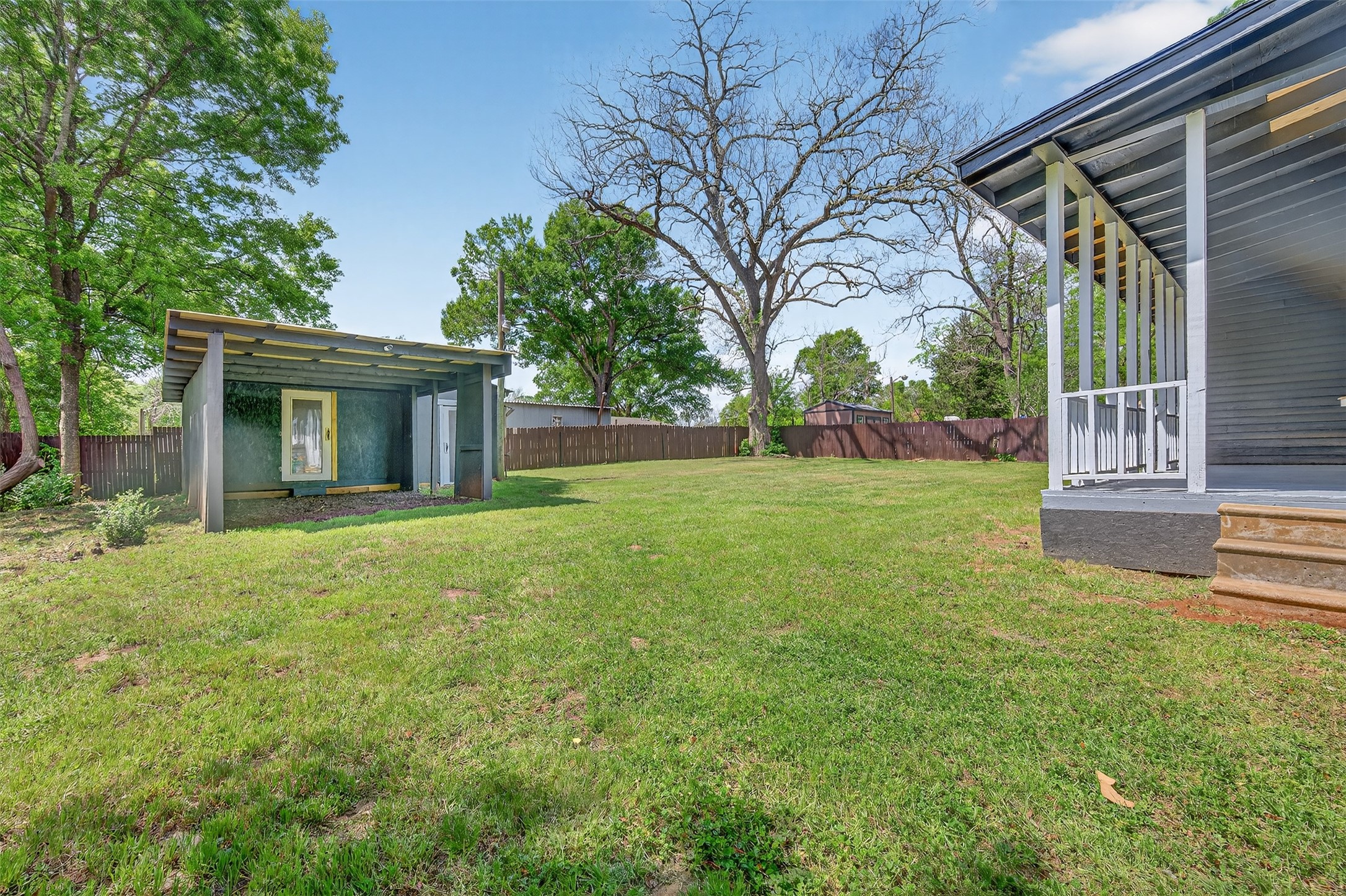 909 N Howard Street Palestine TX 75801