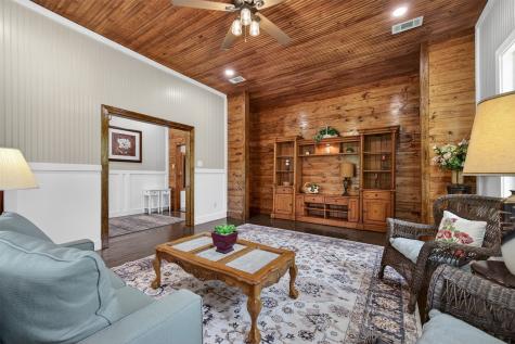 909 N Howard Street Palestine TX 75801